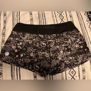Lululemon seawheeze speed shorts size 6